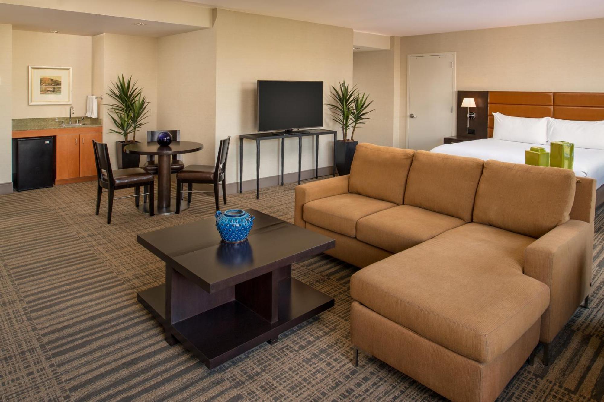 King Junior Suite Park View,1549018114:JPEG