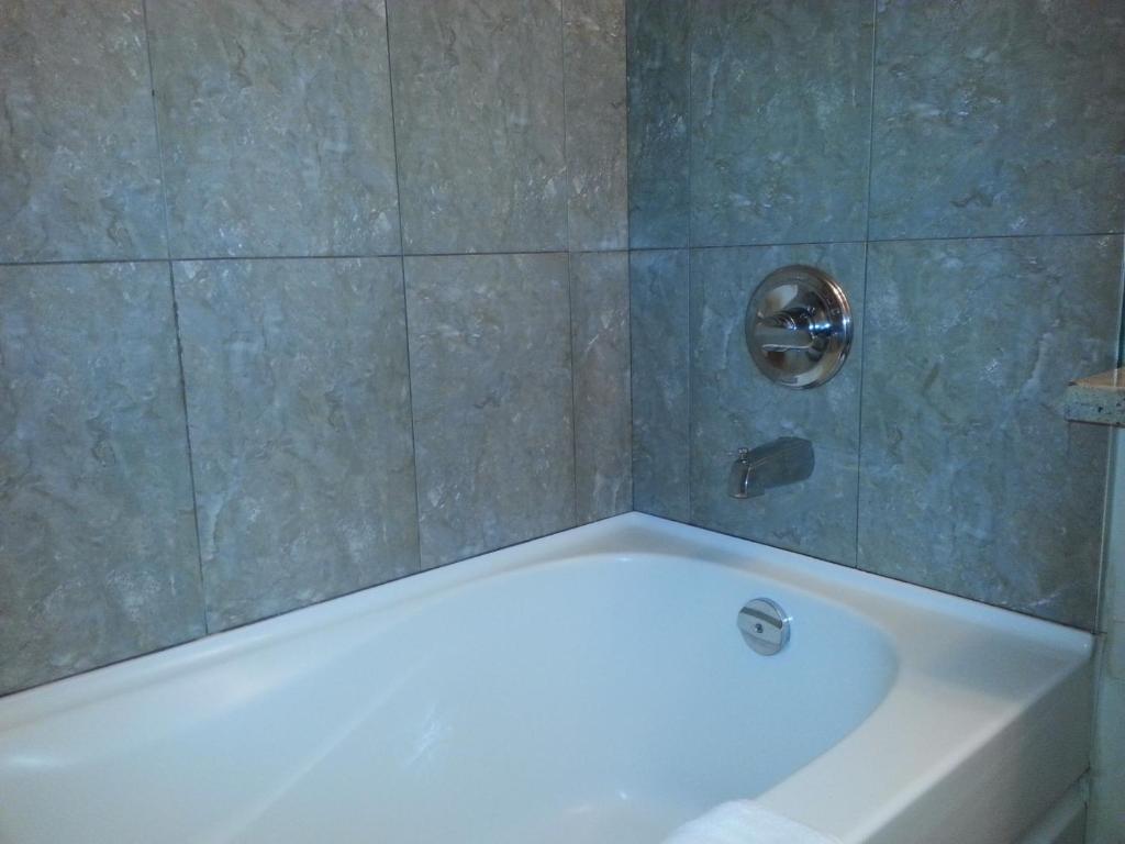 Standard Single Room,65983546:JPEG