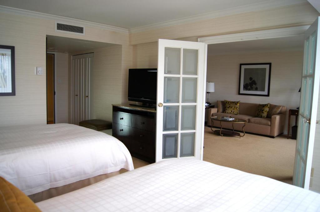 Deluxe Executive Suite Two Double Beds Preferred View