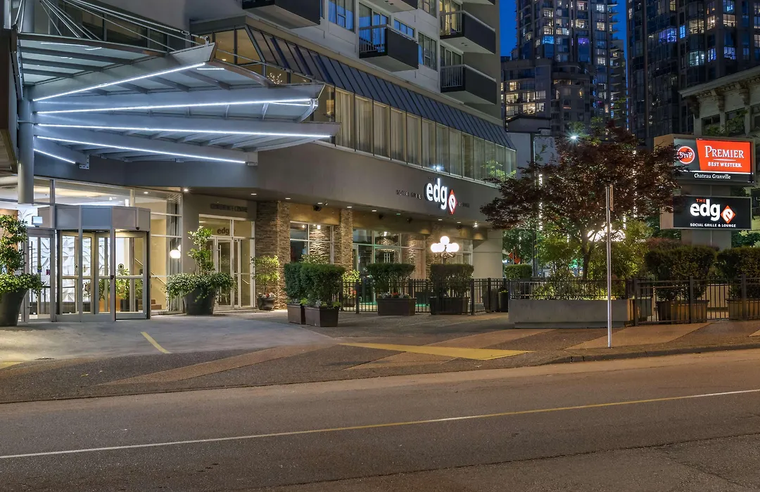 Best Western Premier Chateau Granville Hotel & Suites & Conference Centre-1