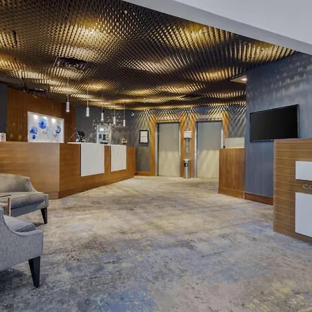 Best Western Premier Chateau Granville Hotel & Suites & Conference Centre-2